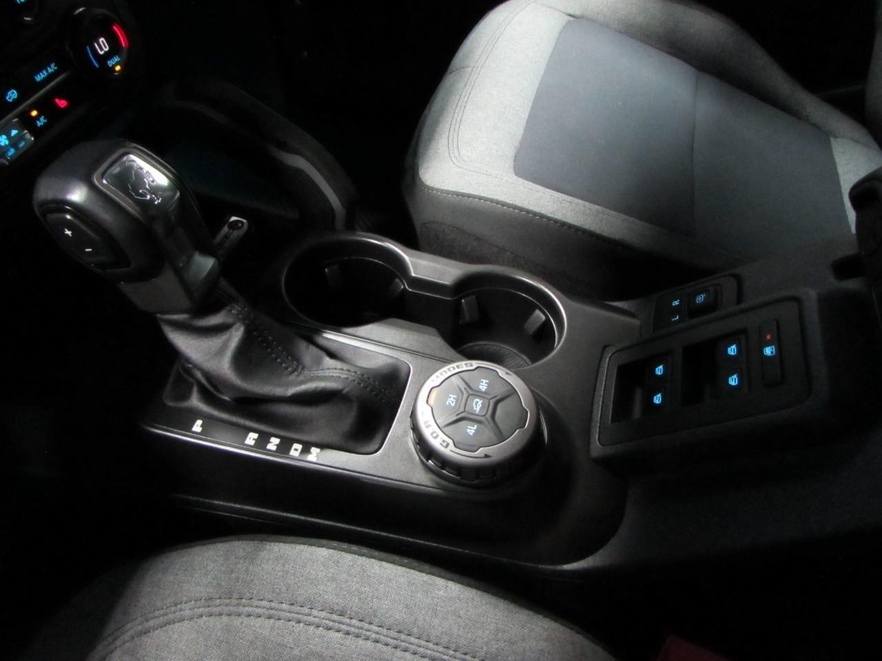 Ford Bronco Vehicle Full-screen Gallery Image 29