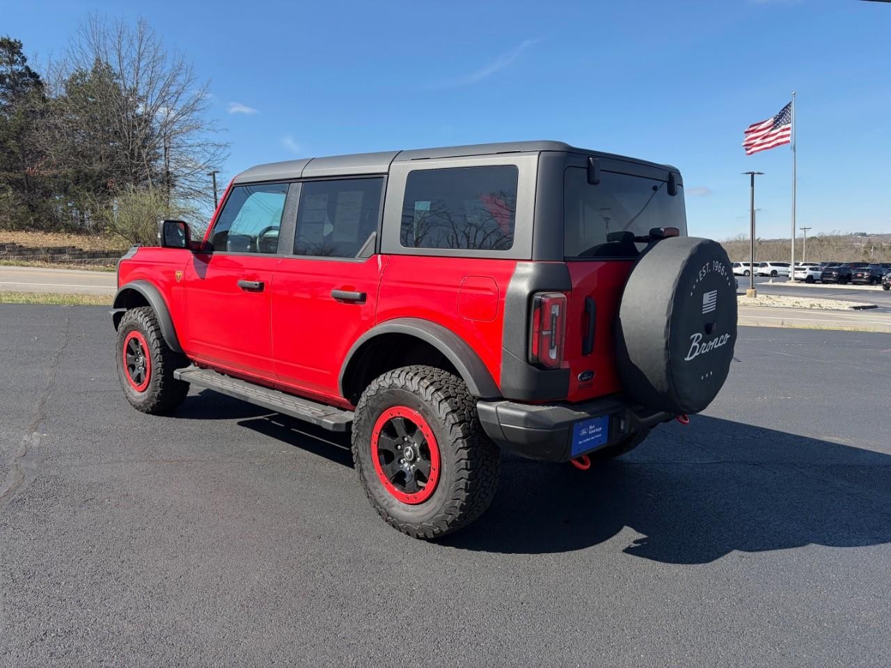 Ford Bronco Vehicle Full-screen Gallery Image 03