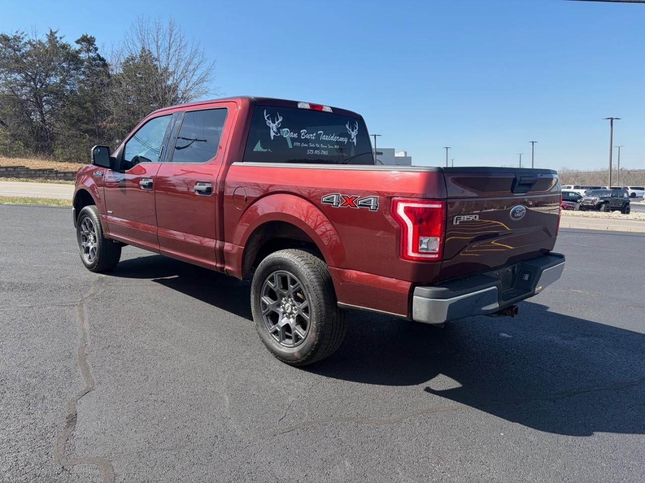 Ford F-150 Vehicle Full-screen Gallery Image 03