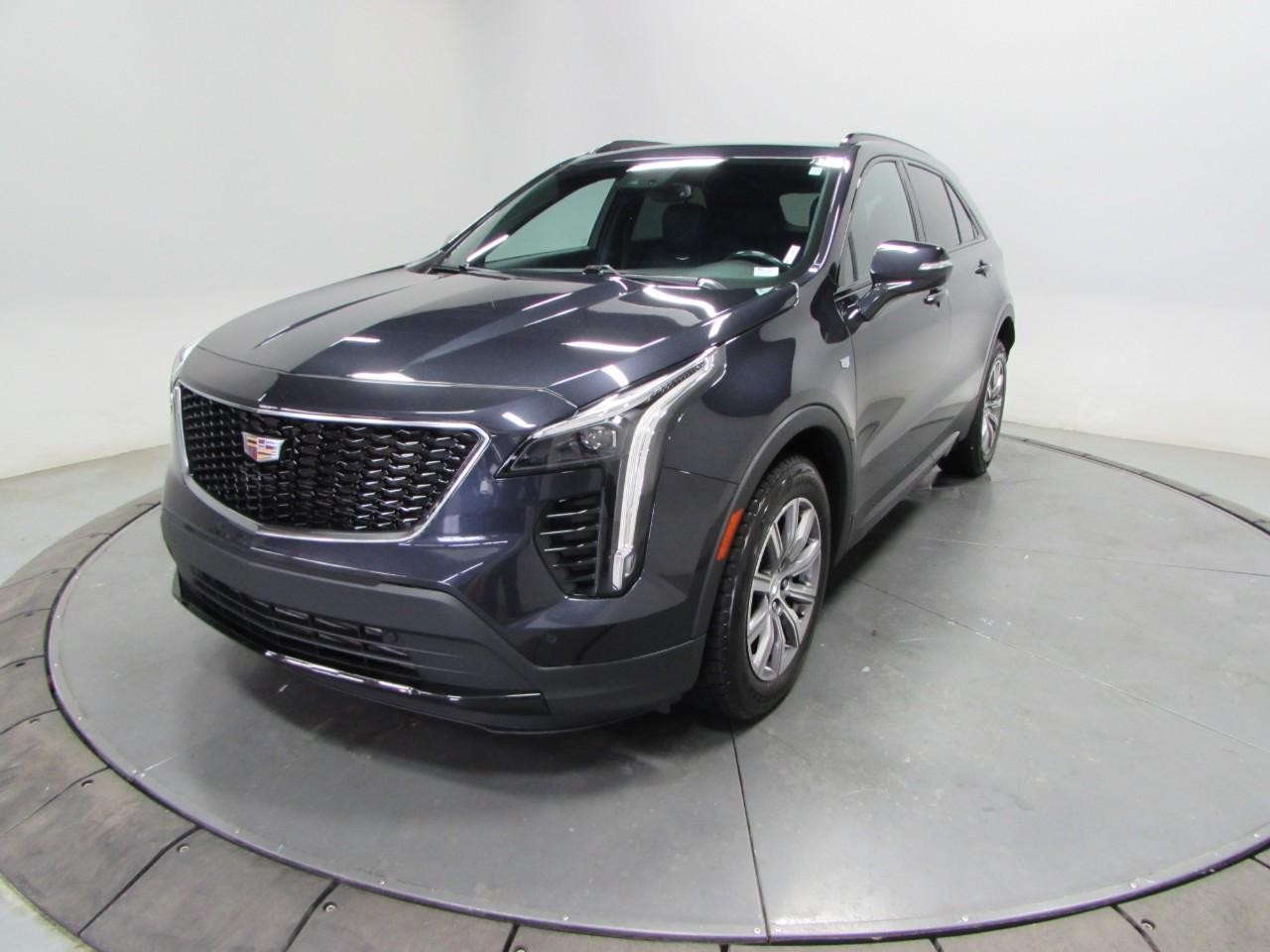 Cadillac XT4 Vehicle Full-screen Gallery Image 03