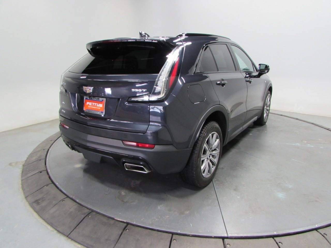 Cadillac XT4 Vehicle Full-screen Gallery Image 07