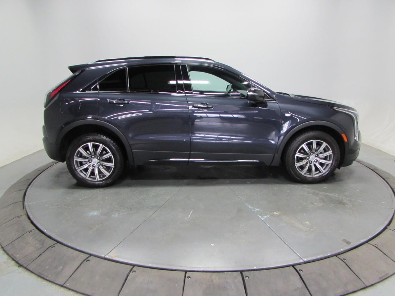 Cadillac XT4 Vehicle Full-screen Gallery Image 08