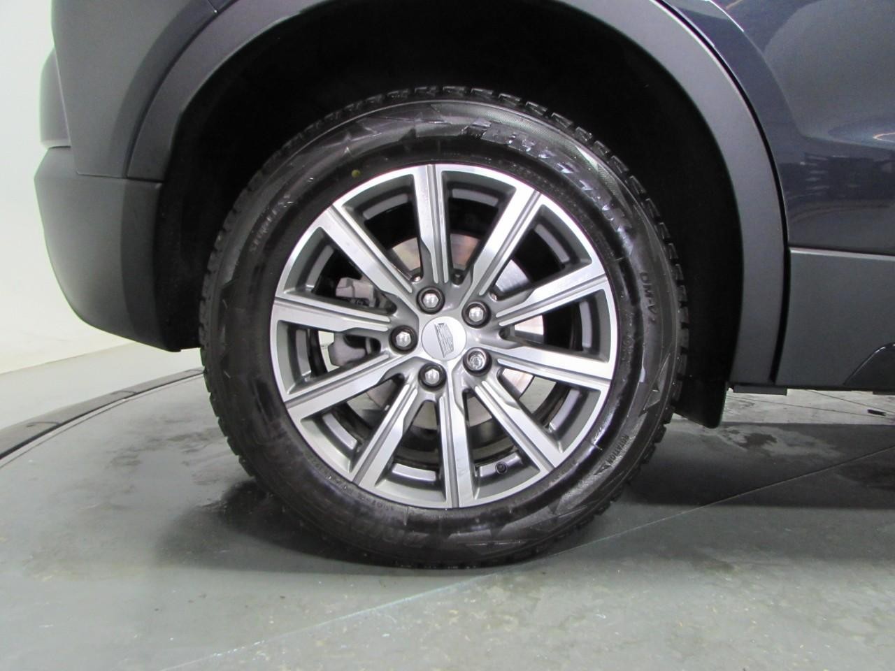 Cadillac XT4 Vehicle Full-screen Gallery Image 09