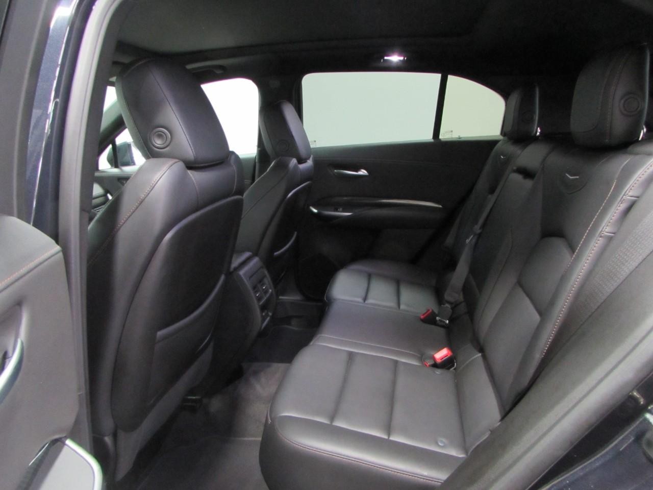 Cadillac XT4 Vehicle Full-screen Gallery Image 15