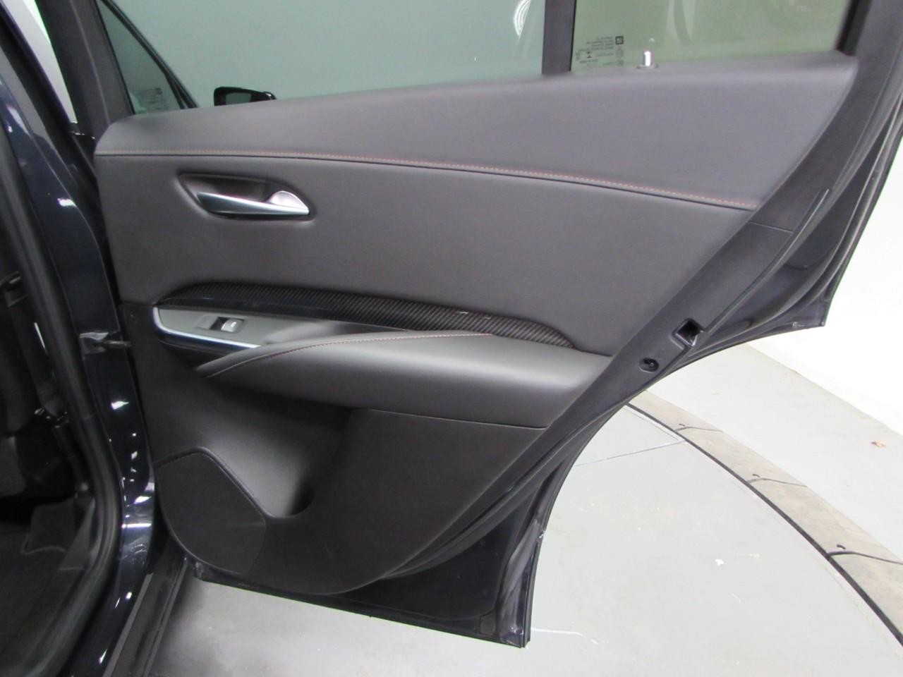 Cadillac XT4 Vehicle Full-screen Gallery Image 18