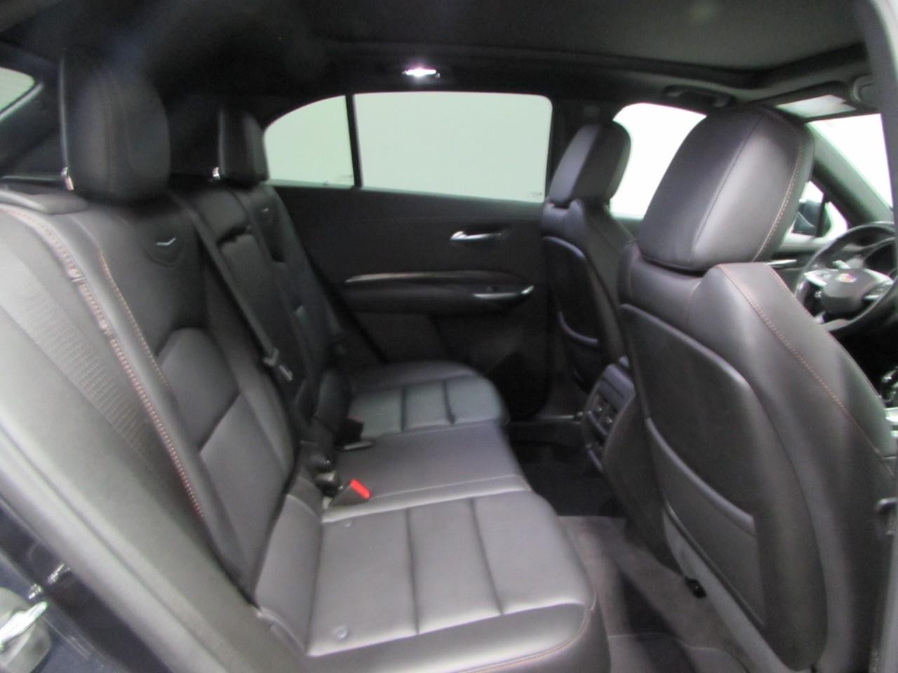 Cadillac XT4 Vehicle Full-screen Gallery Image 19