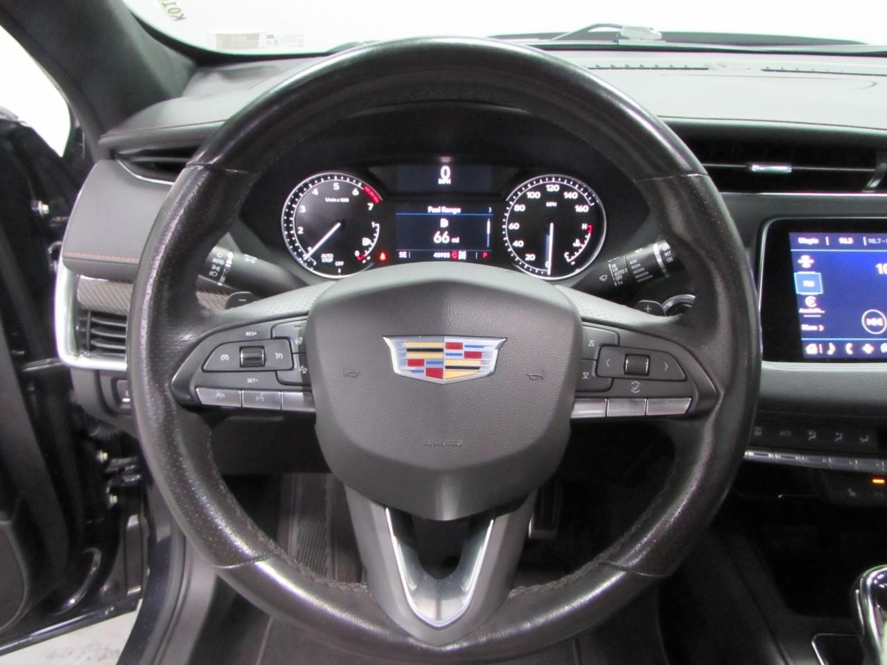 Cadillac XT4 Vehicle Full-screen Gallery Image 23