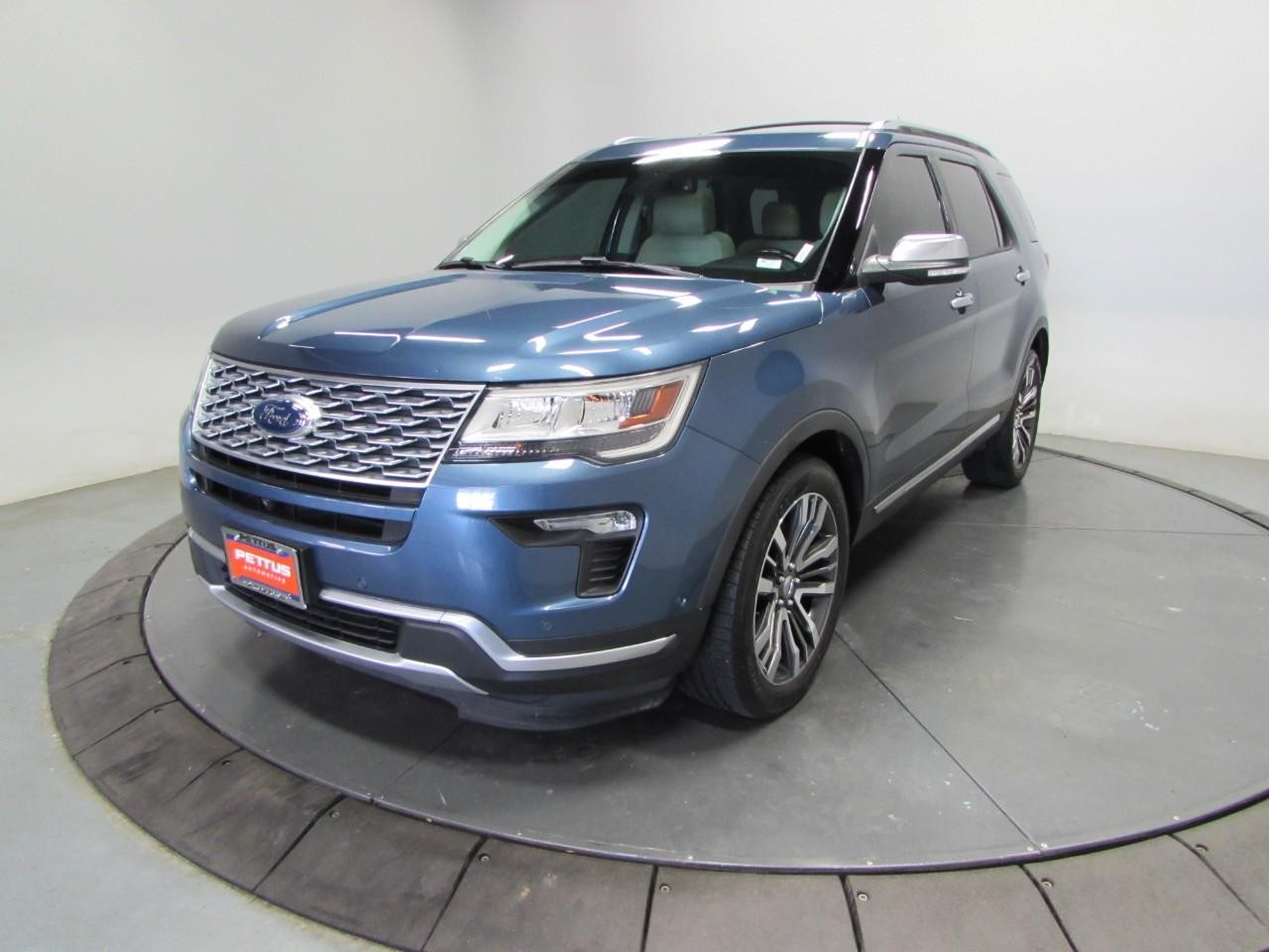 Ford Explorer Vehicle Full-screen Gallery Image 03