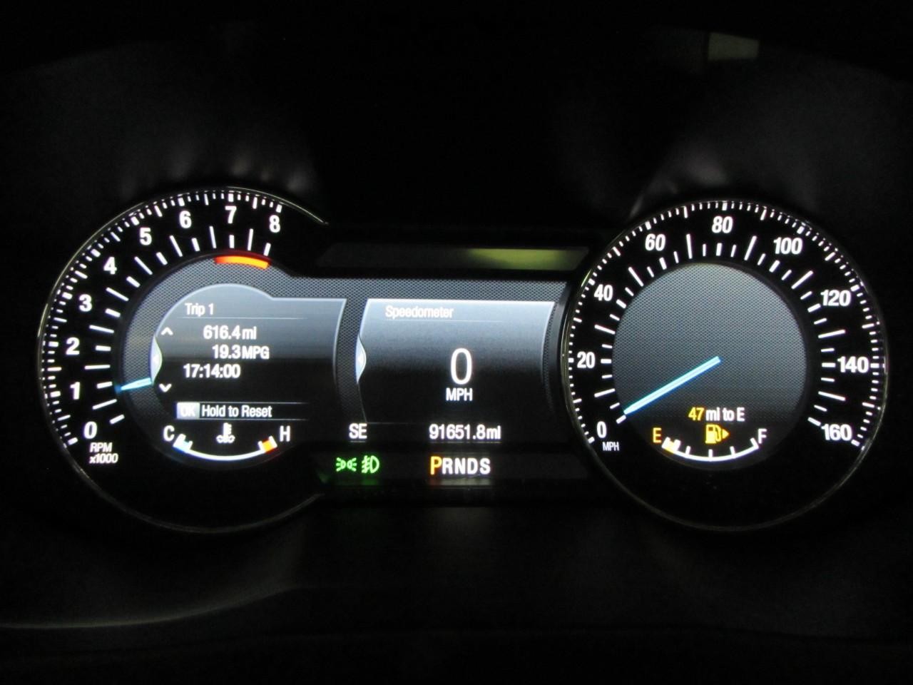Ford Explorer Vehicle Full-screen Gallery Image 27