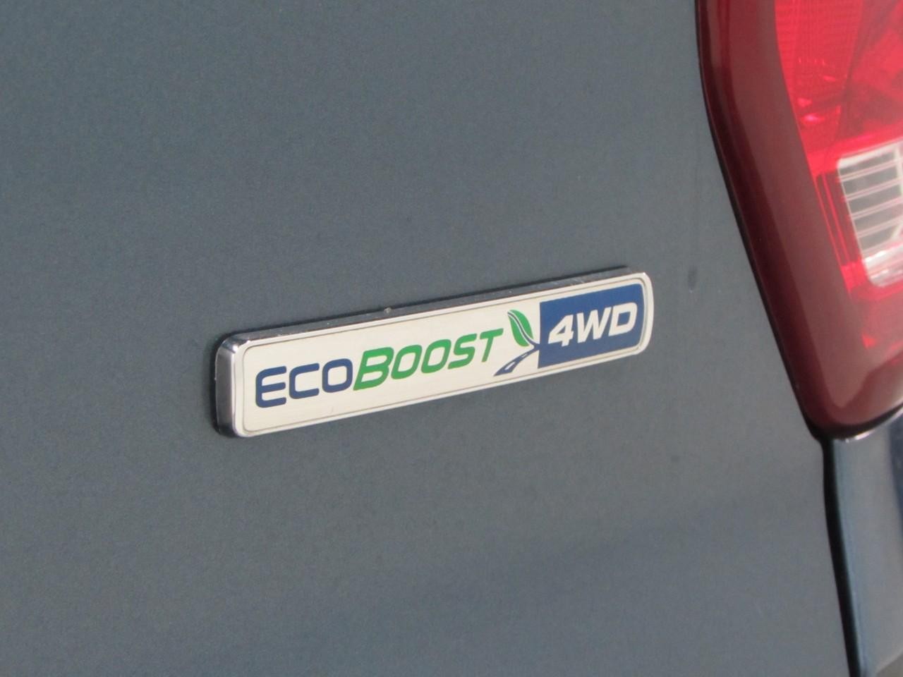 Ford Explorer Vehicle Full-screen Gallery Image 35