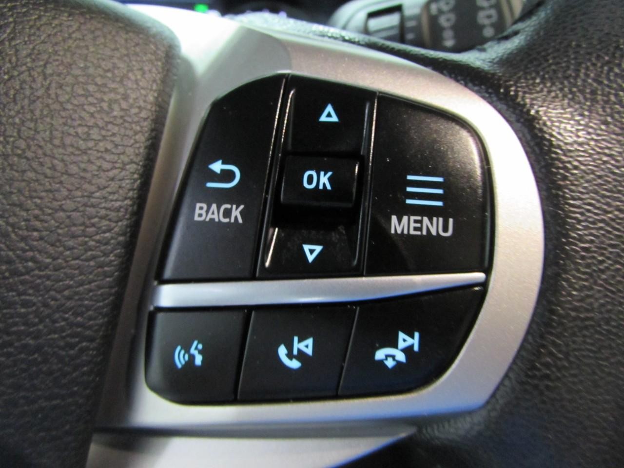 Ford Explorer Vehicle Full-screen Gallery Image 27