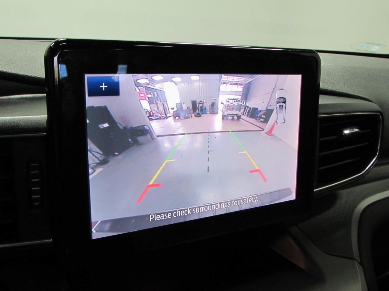 Ford Explorer Vehicle Full-screen Gallery Image 30