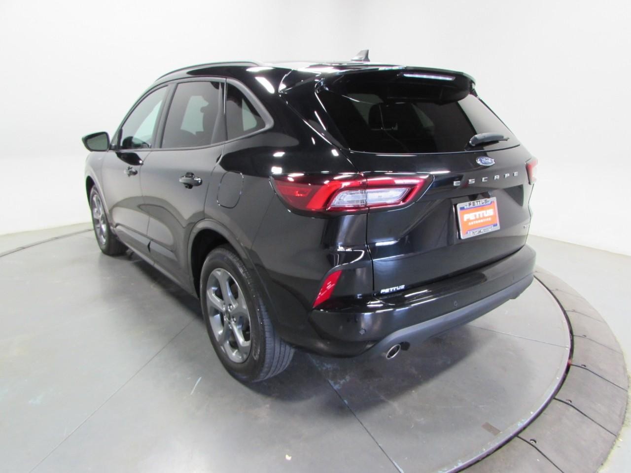 Ford Escape Hybrid Vehicle Full-screen Gallery Image 05