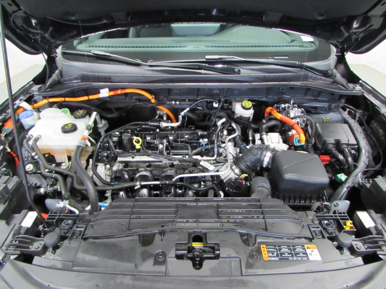 Ford Escape Hybrid Vehicle Full-screen Gallery Image 10