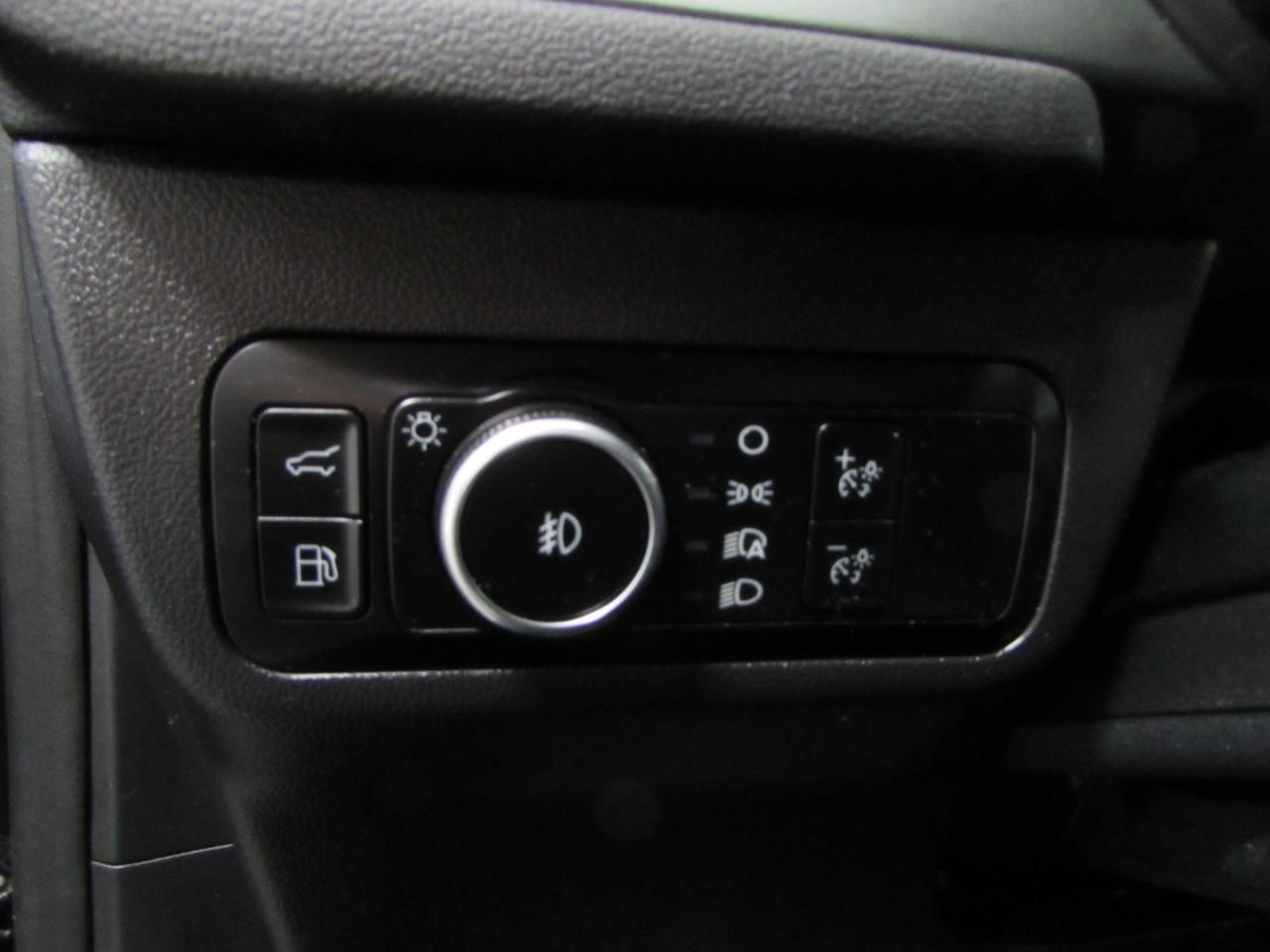 Ford Escape Hybrid Vehicle Full-screen Gallery Image 23