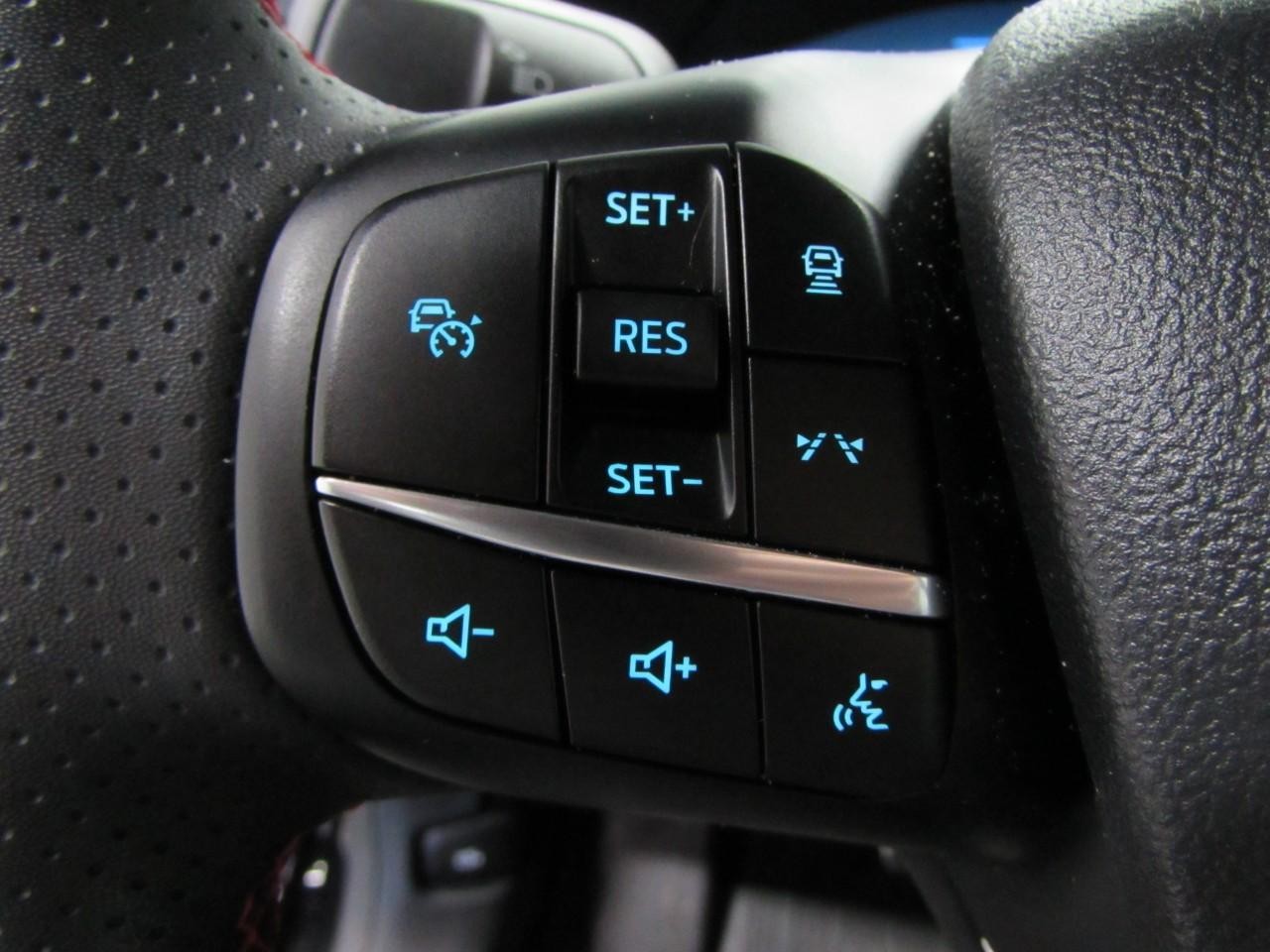 Ford Escape Hybrid Vehicle Full-screen Gallery Image 25