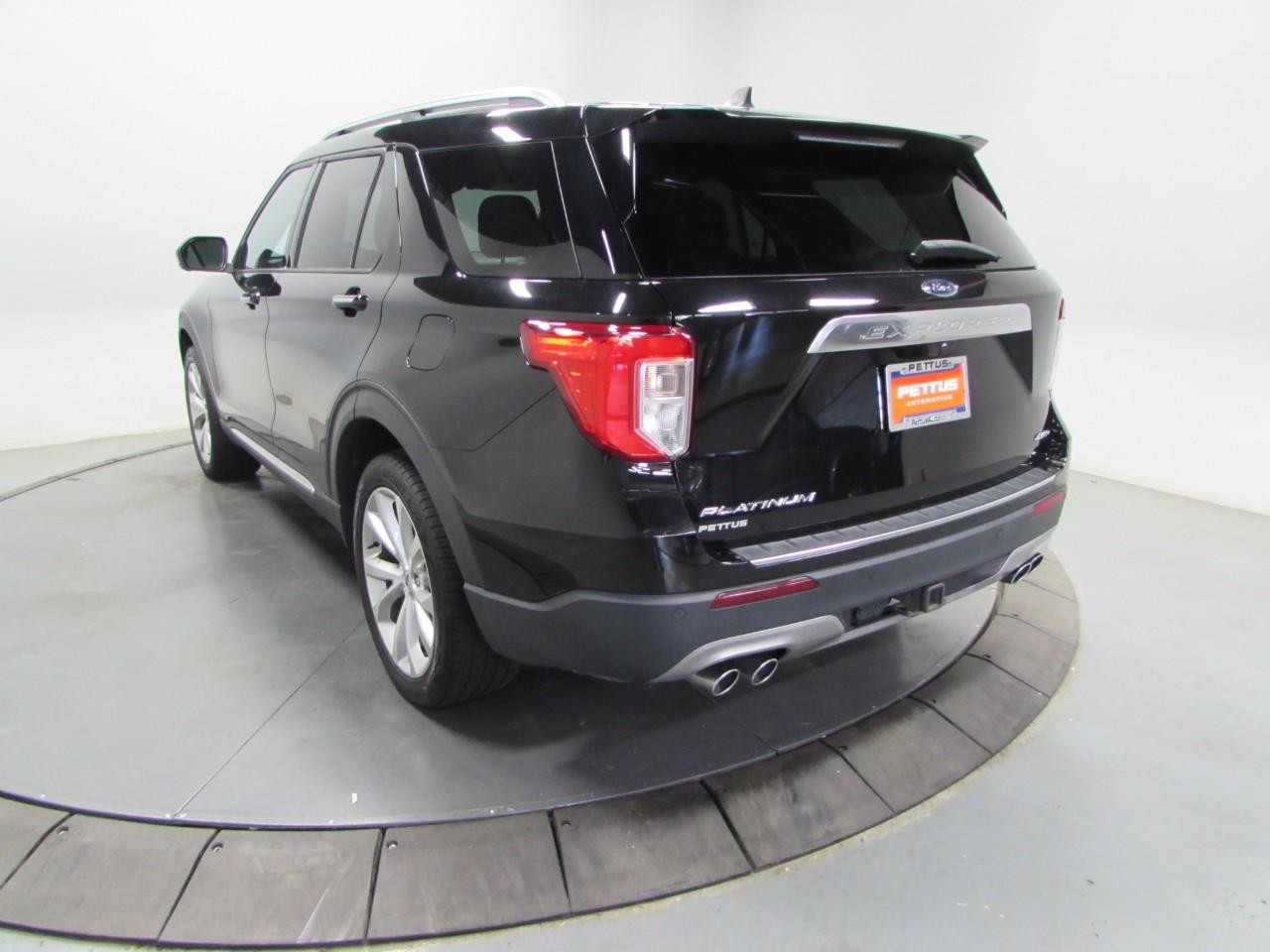 Ford Explorer Vehicle Full-screen Gallery Image 05