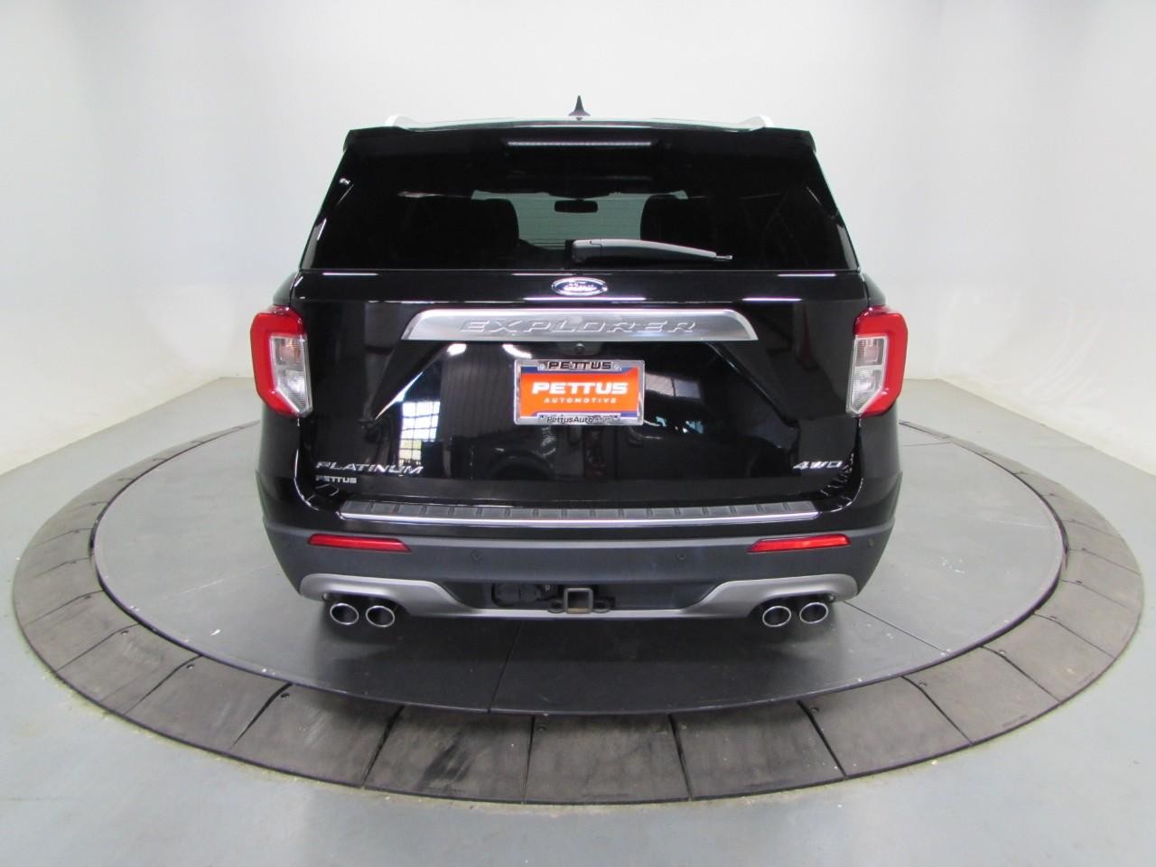 Ford Explorer Vehicle Full-screen Gallery Image 06