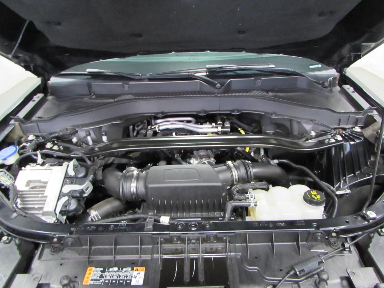 Ford Explorer Vehicle Full-screen Gallery Image 10