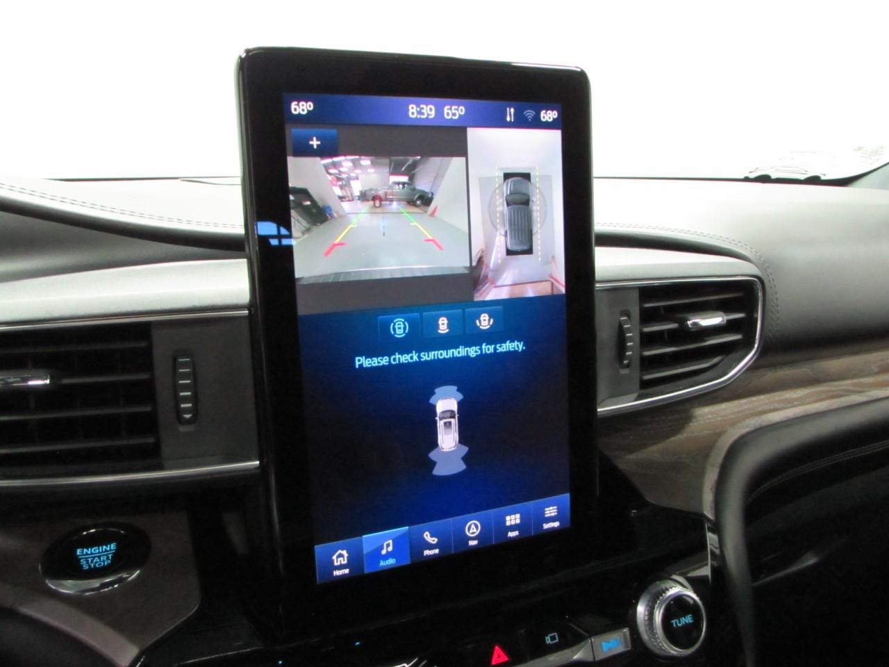 Ford Explorer Vehicle Full-screen Gallery Image 31