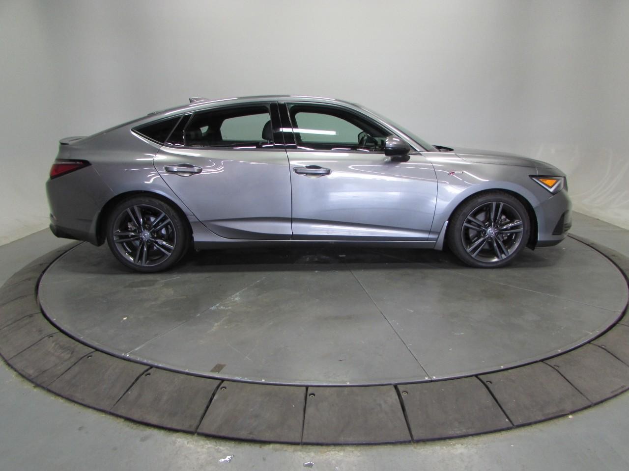 Acura Integra Vehicle Full-screen Gallery Image 08