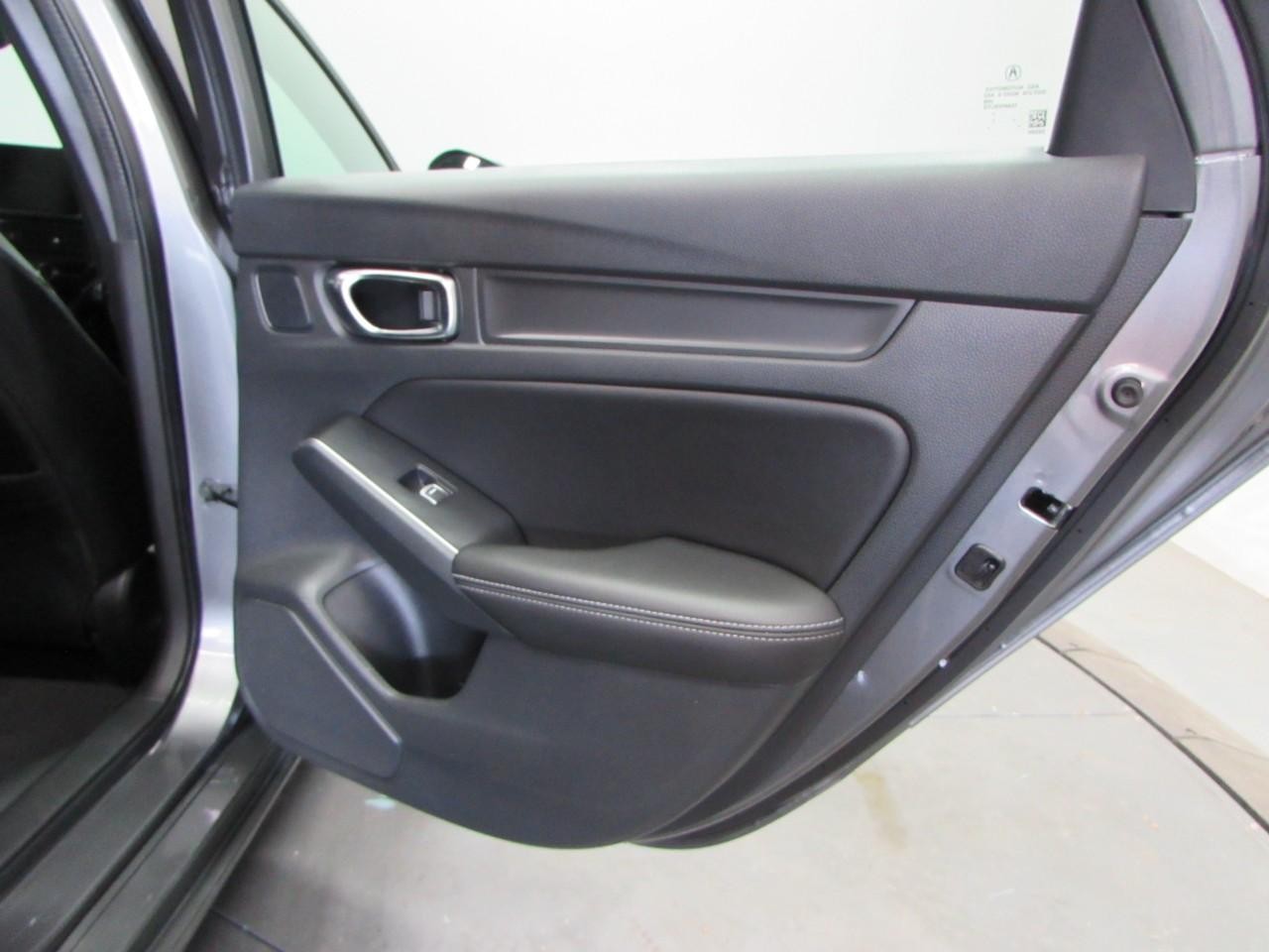 Acura Integra Vehicle Full-screen Gallery Image 18