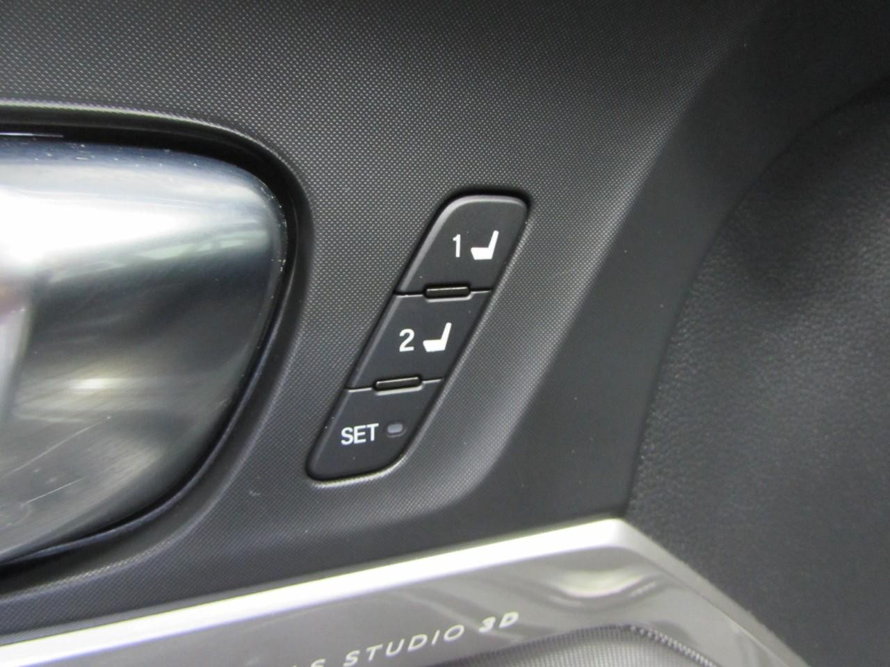 Acura Integra Vehicle Full-screen Gallery Image 21