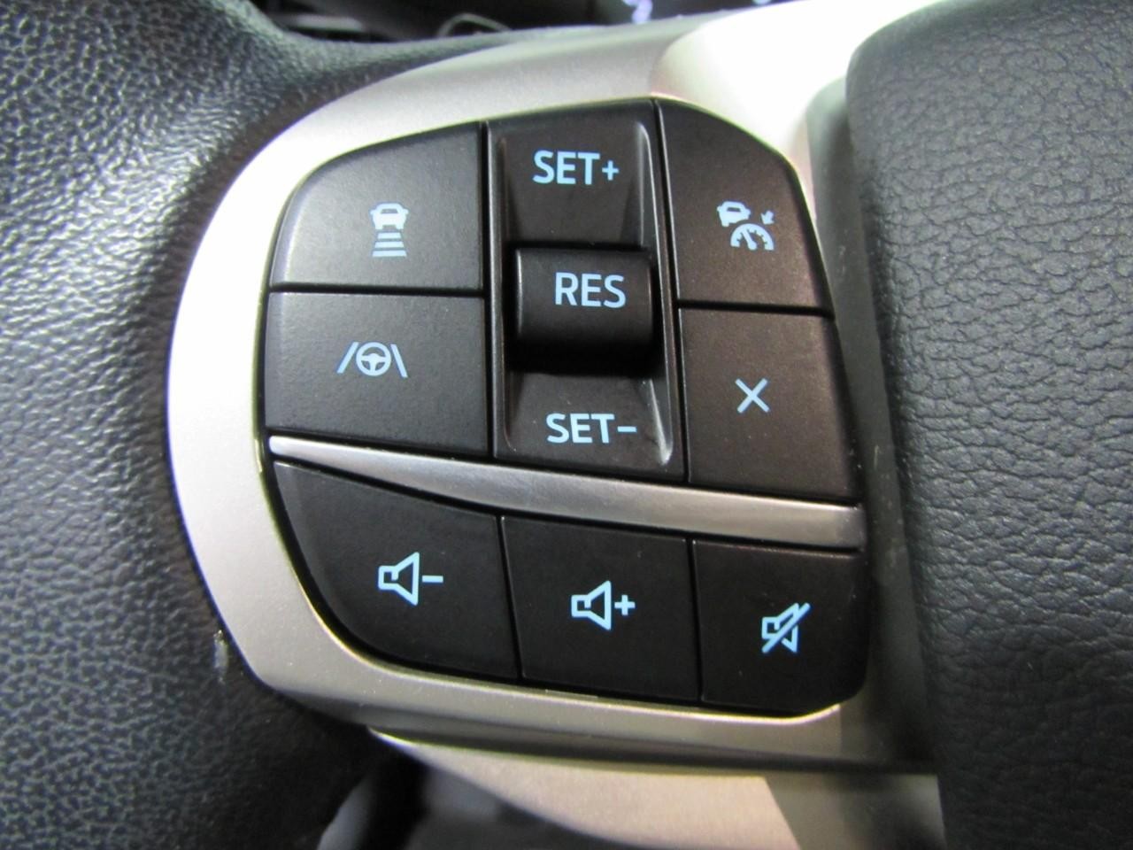 Ford Explorer Vehicle Full-screen Gallery Image 26