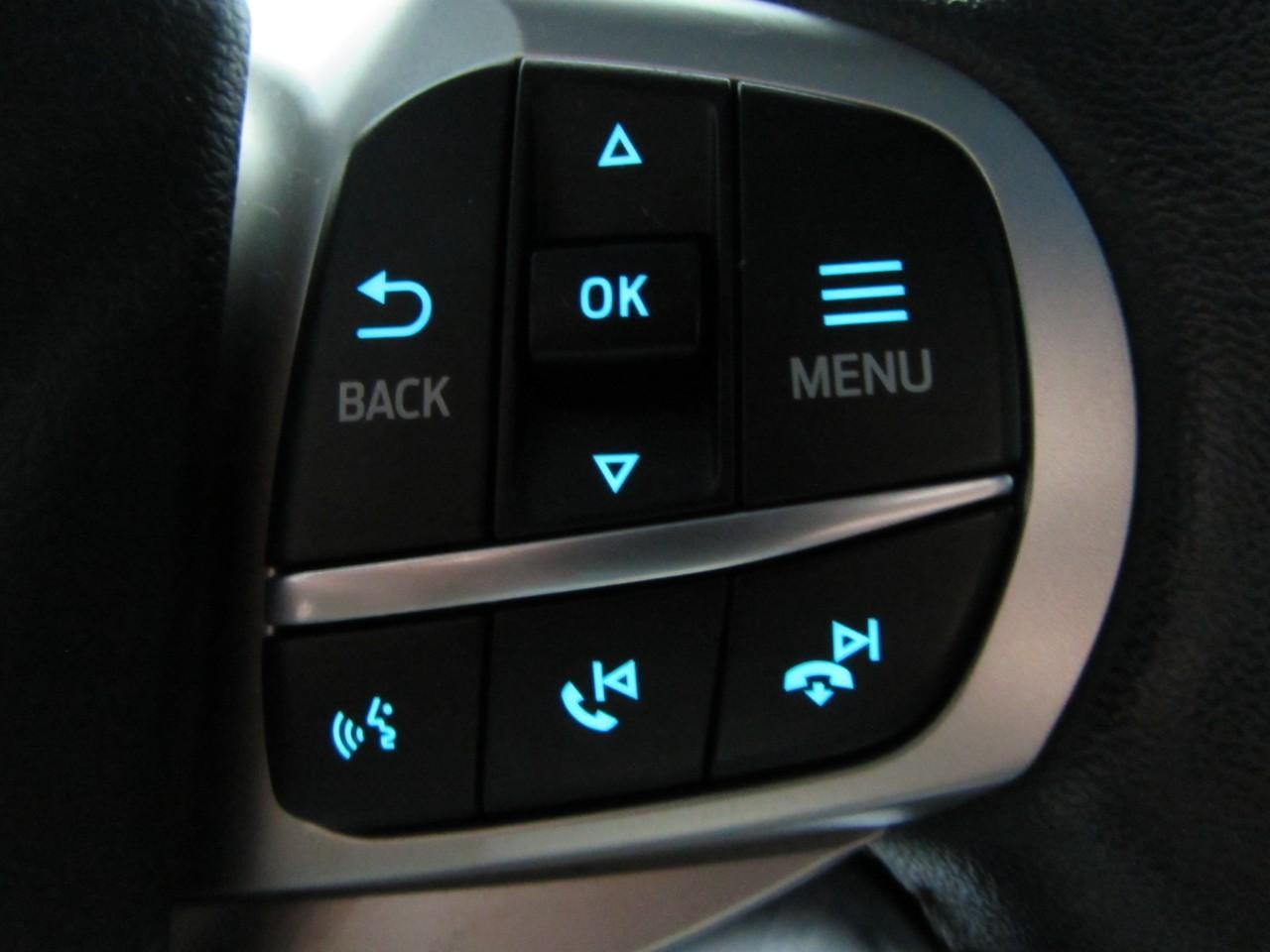 Ford Explorer Vehicle Full-screen Gallery Image 27