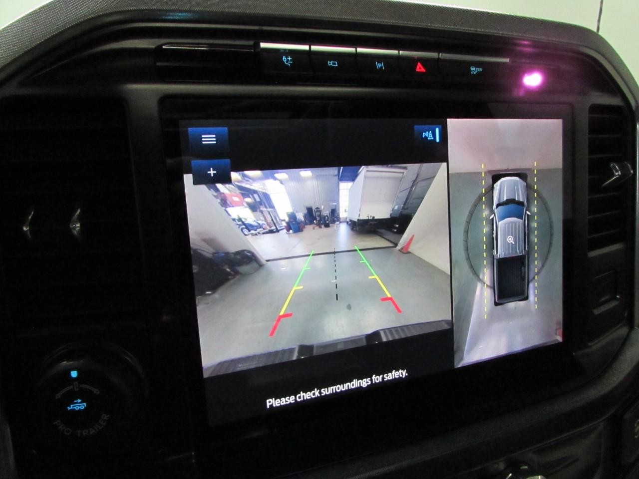 Ford F-150 Vehicle Full-screen Gallery Image 29