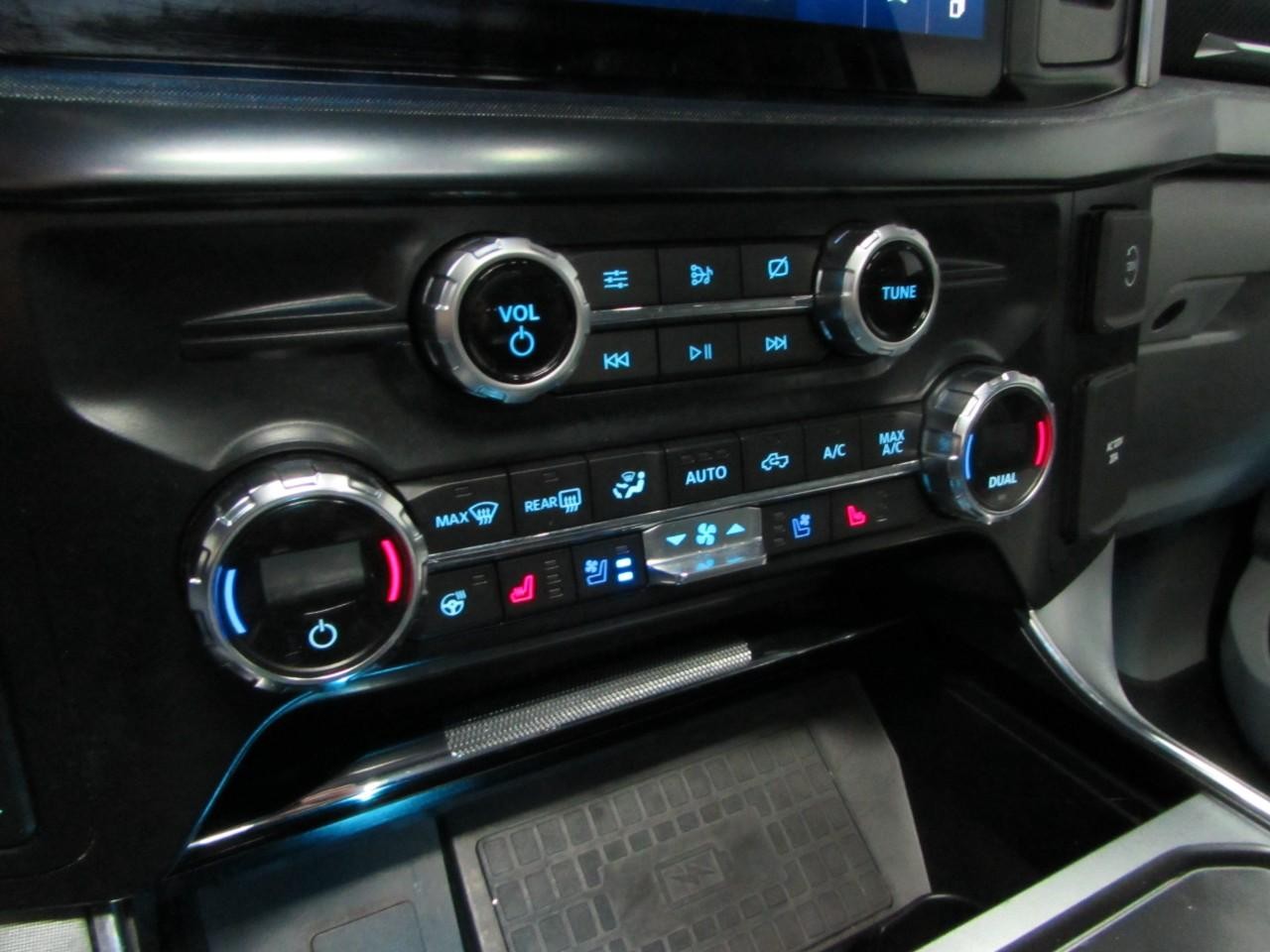 Ford F-150 Vehicle Full-screen Gallery Image 30