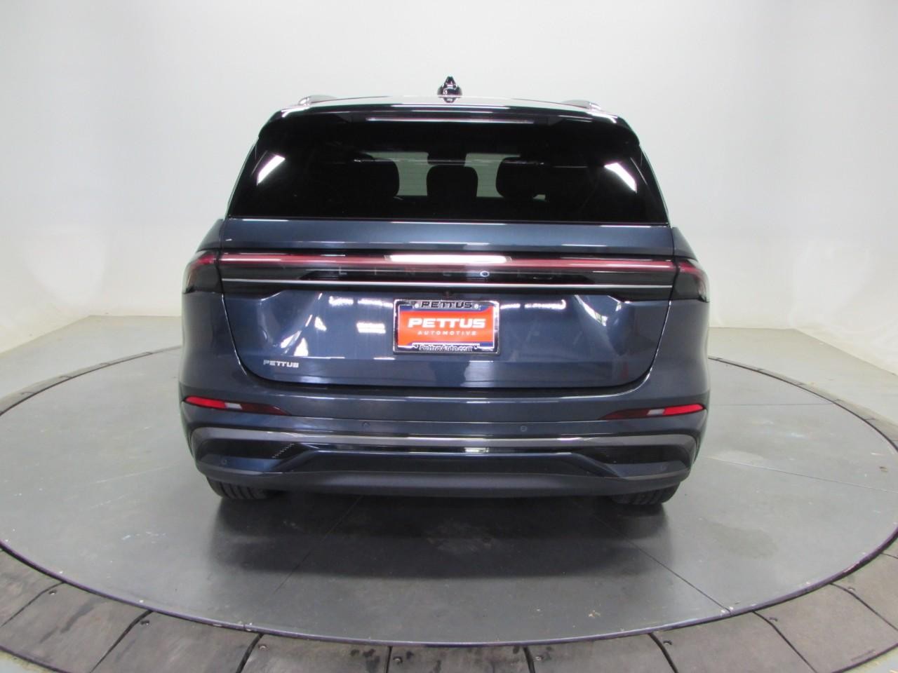 View vehicle photo 6