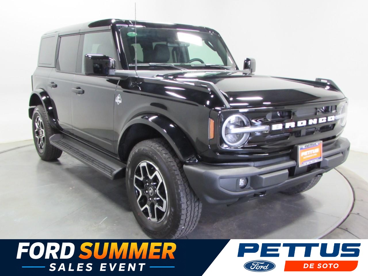 2026 Shadow Black Ford Bronco Outer Banks