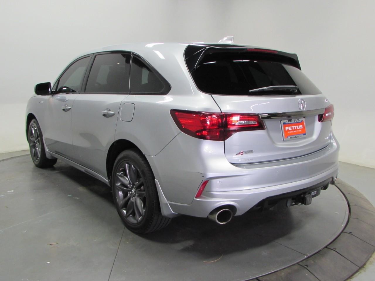Acura MDX Vehicle Full-screen Gallery Image 05