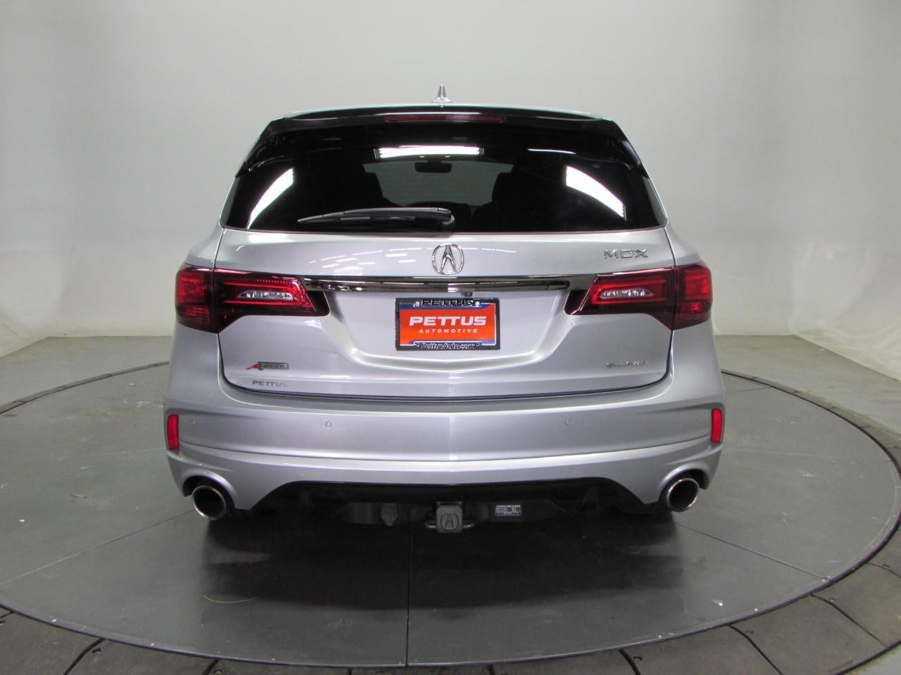 Acura MDX Vehicle Full-screen Gallery Image 06