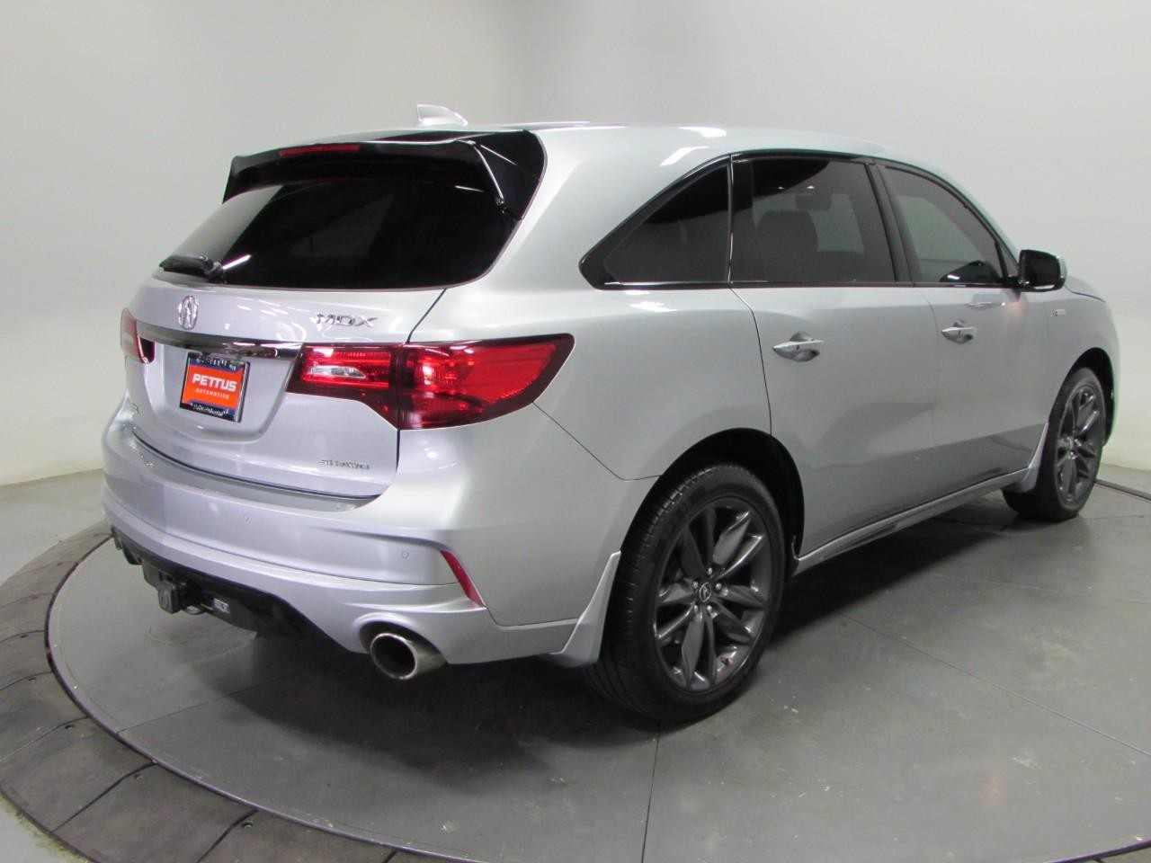 Acura MDX Vehicle Full-screen Gallery Image 07