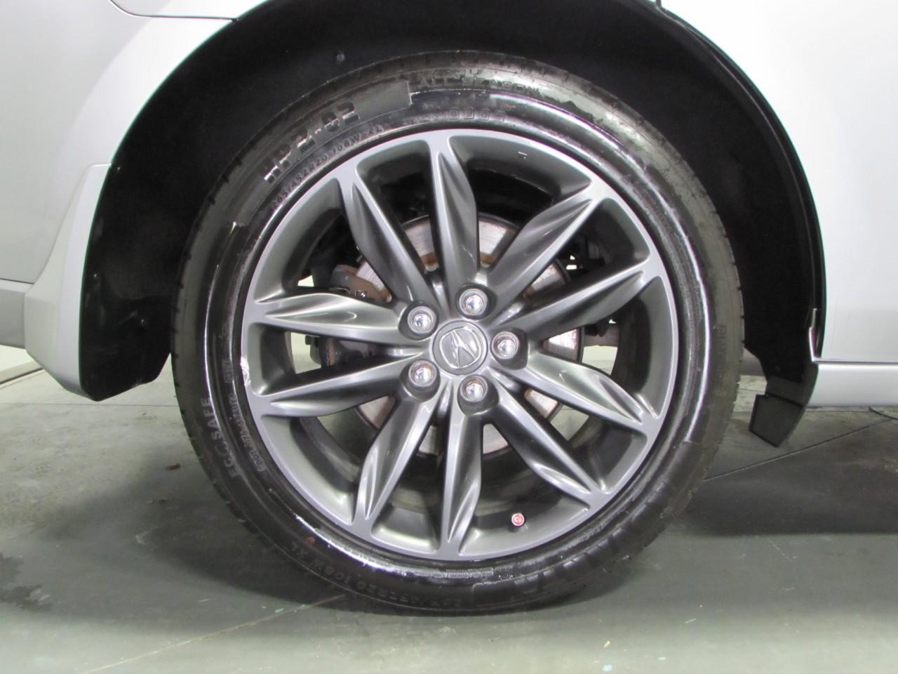 Acura MDX Vehicle Full-screen Gallery Image 09