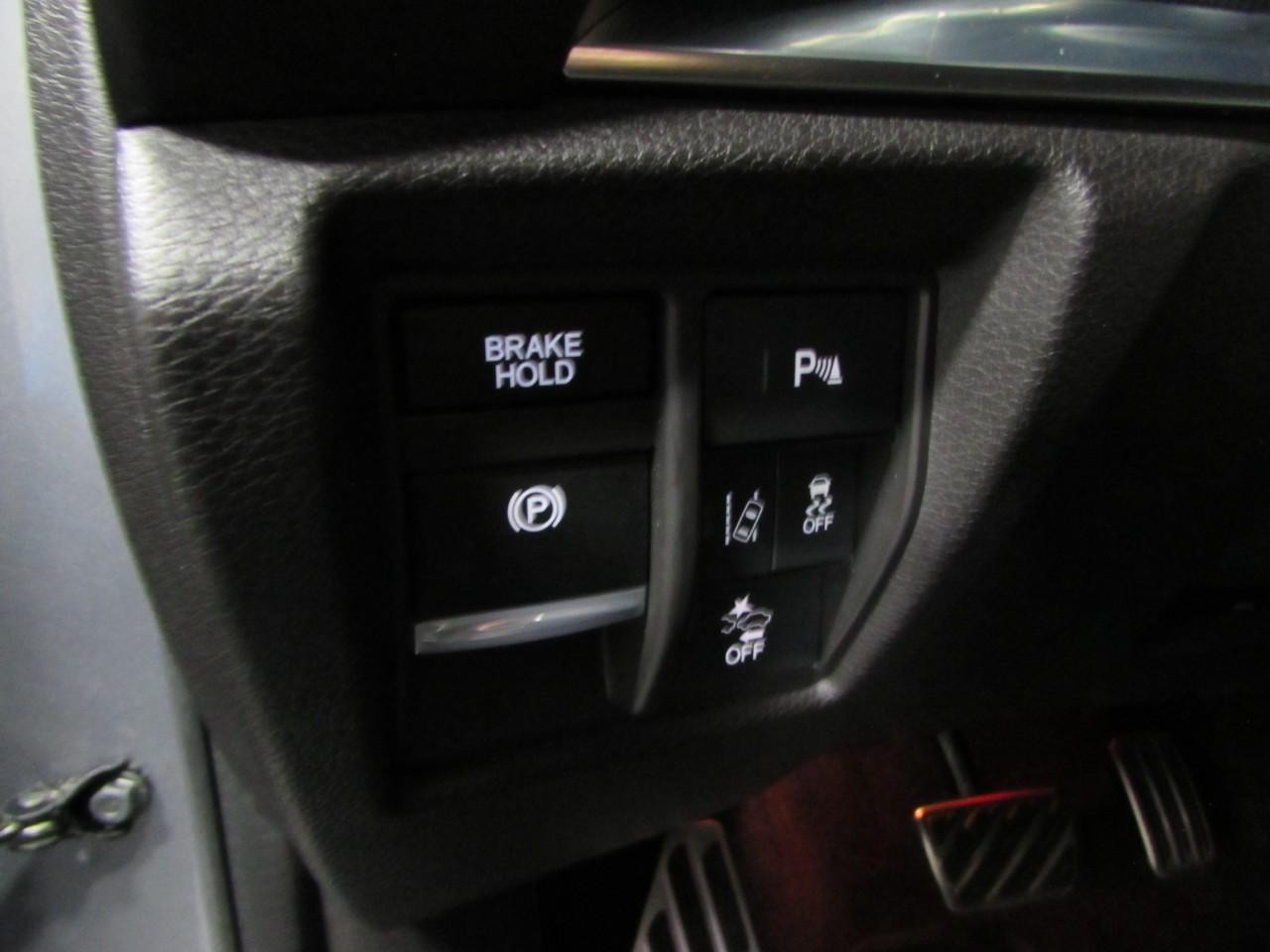 Acura MDX Vehicle Full-screen Gallery Image 23