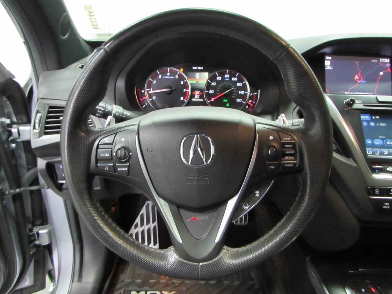 Acura MDX Vehicle Full-screen Gallery Image 24