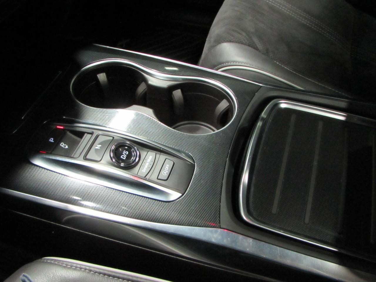 Acura MDX Vehicle Full-screen Gallery Image 31