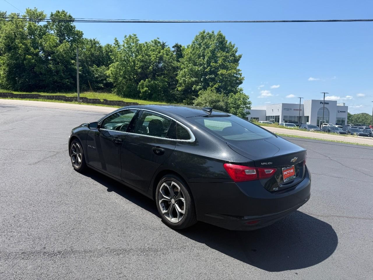 Chevrolet Malibu Vehicle Full-screen Gallery Image 03