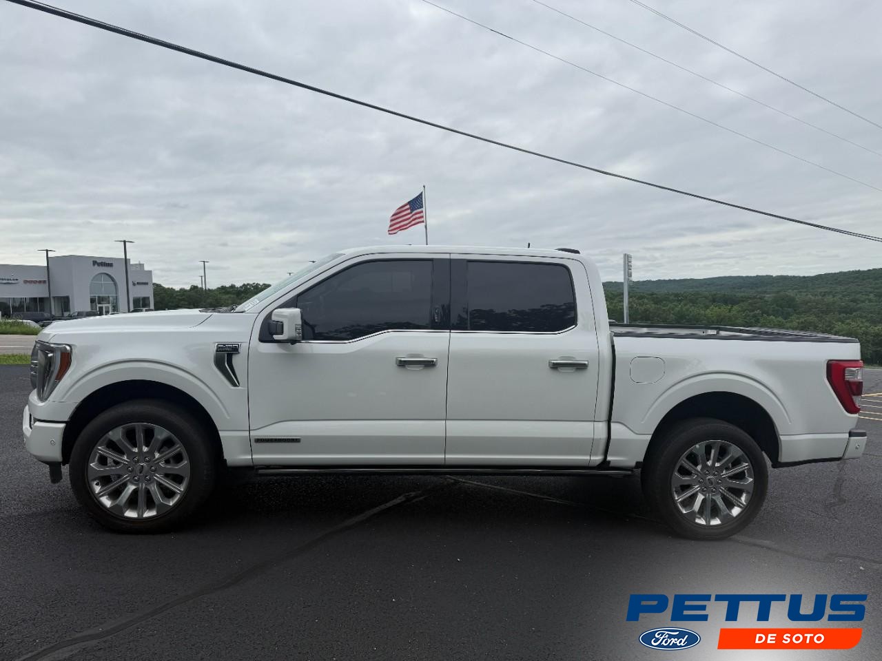 Ford F-150 Vehicle Full-screen Gallery Image 01