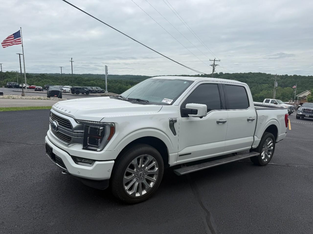 Ford F-150 Vehicle Full-screen Gallery Image 02