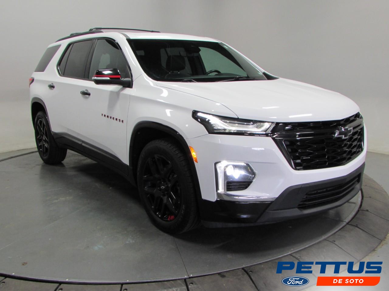 Chevrolet Traverse Vehicle Full-screen Gallery Image 01