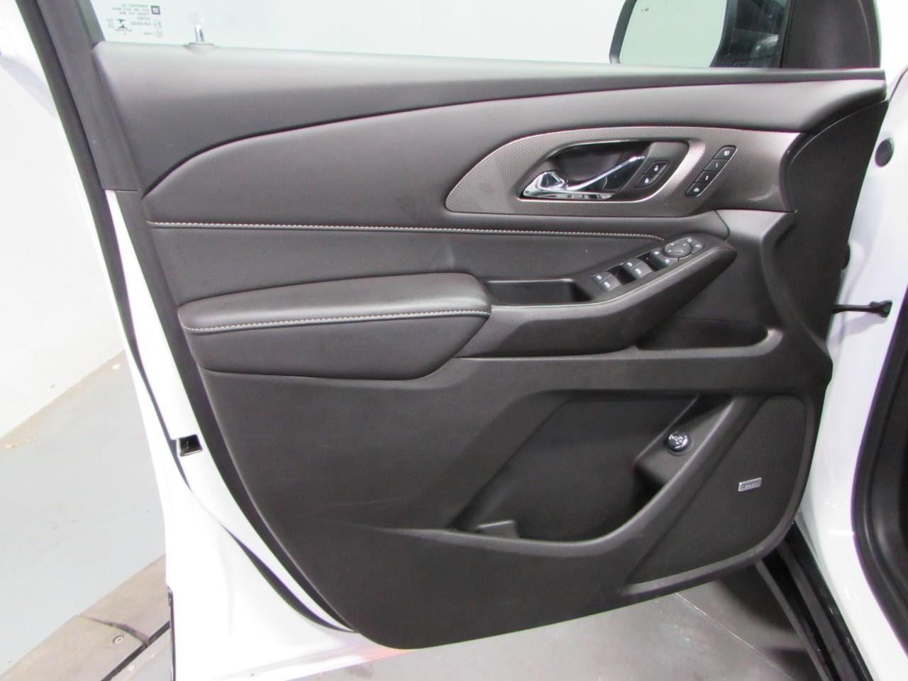 Chevrolet Traverse Vehicle Full-screen Gallery Image 12