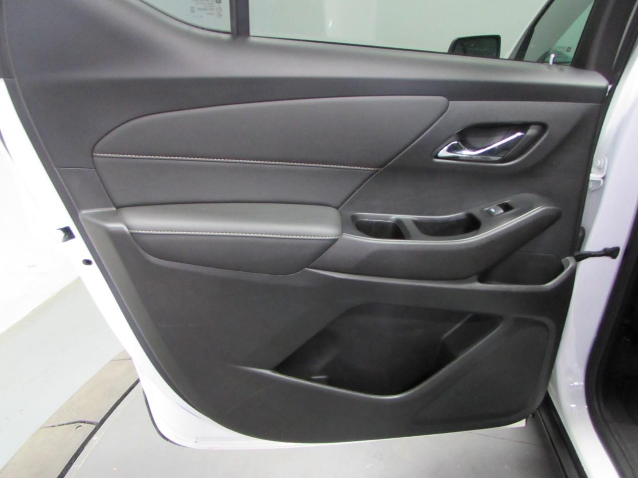Chevrolet Traverse Vehicle Full-screen Gallery Image 14