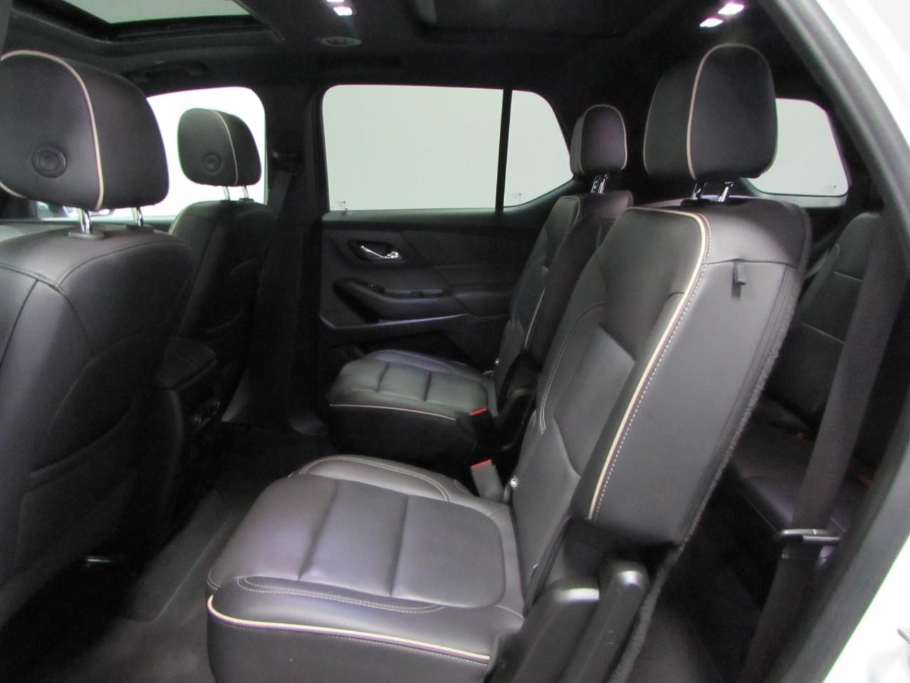 Chevrolet Traverse Vehicle Full-screen Gallery Image 15