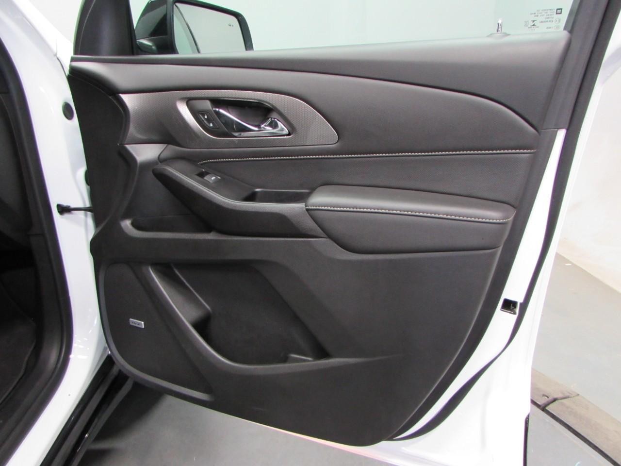 Chevrolet Traverse Vehicle Full-screen Gallery Image 17