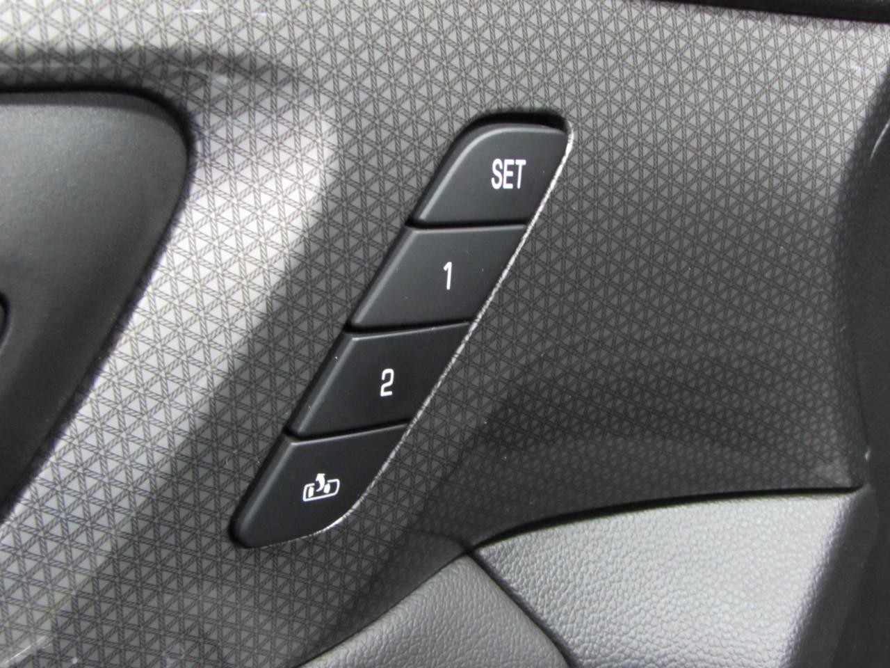 Chevrolet Traverse Vehicle Full-screen Gallery Image 23