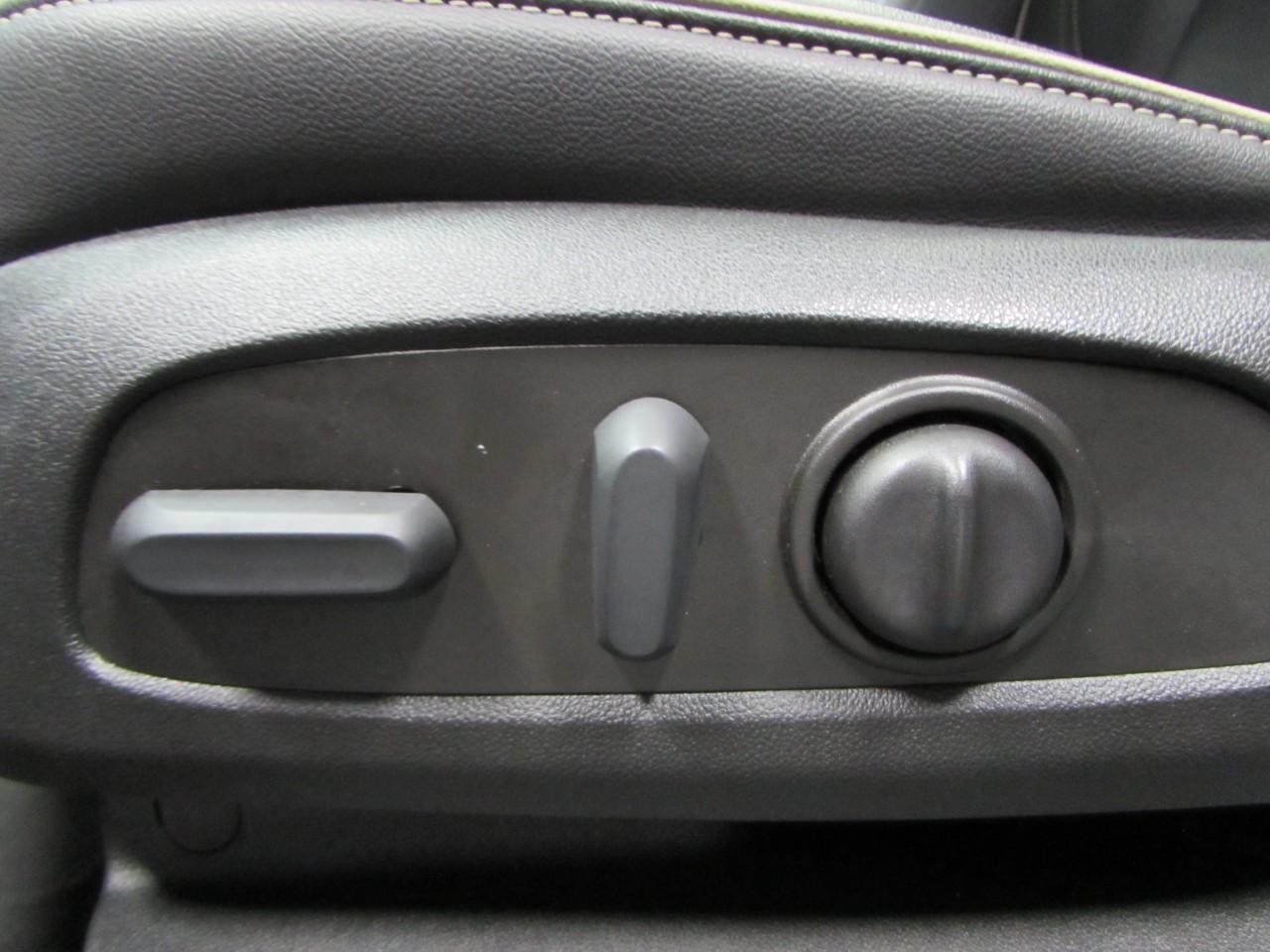 Chevrolet Traverse Vehicle Full-screen Gallery Image 24